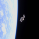 Imagen para el artículo titulado El satélite más espeluznante de la historia fue esta silueta de un astronauta vagando por el espacio